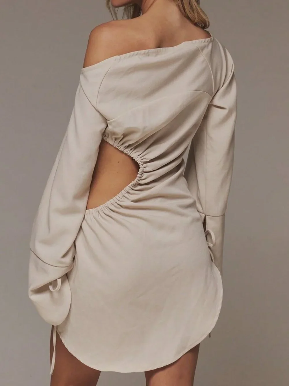 Cream Casual Women's Cut Out Ruched Side Curved Hem Mini Dress